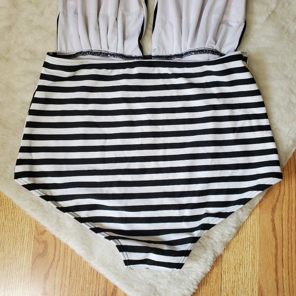 🎊HP🎊 NWOT COCOSHIP STRIPE PIN-UP GIRL HALTER ONE PIECE SWIMSUIT - Picture 6 of 8
